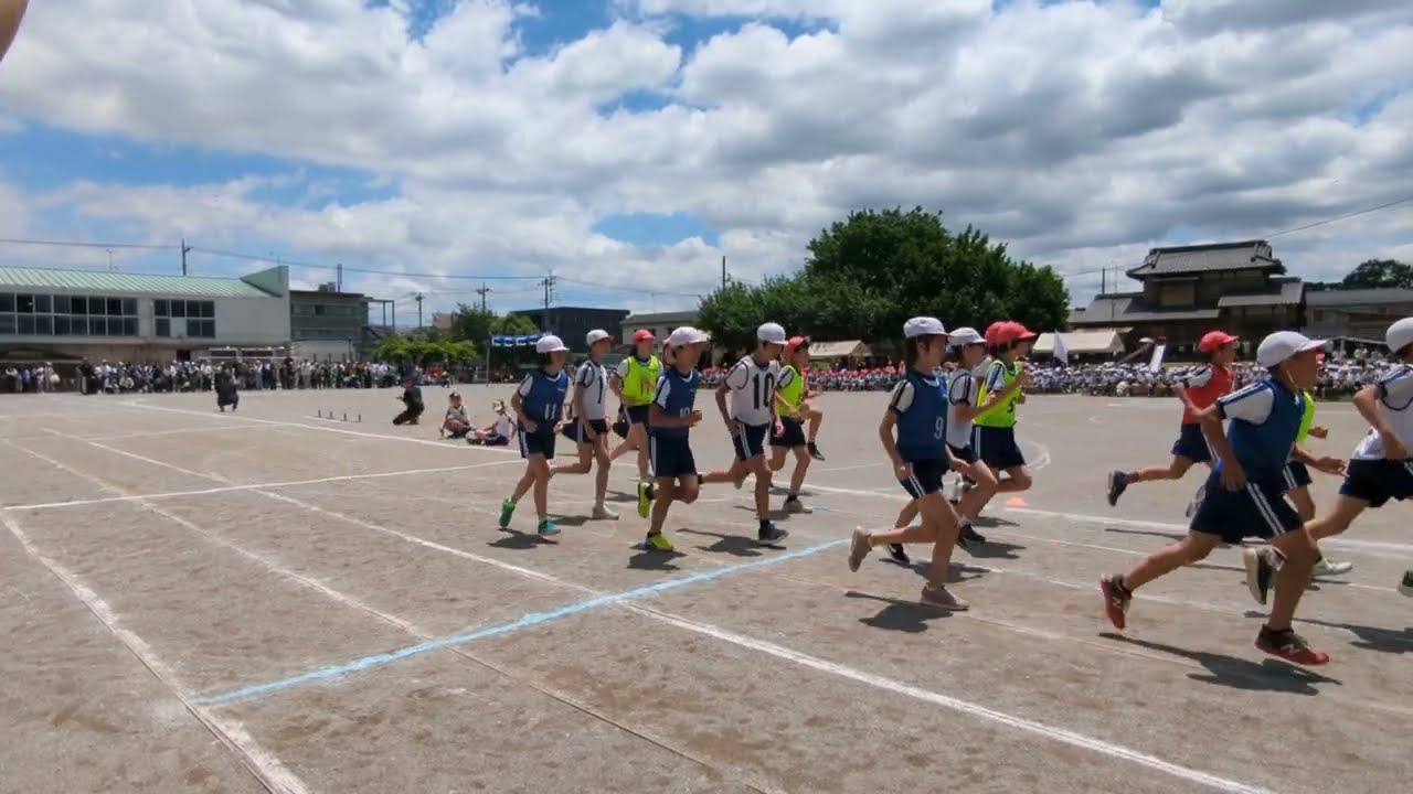 2025年6月1日 プログラムNo.14 高学年紅白対抗リレー①(左)