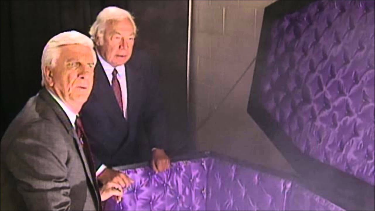 Giant Bombcast 09/22/2015 - Dan Explains Some Wrestling Bullshit (Grey vs. Purple Undertaker)