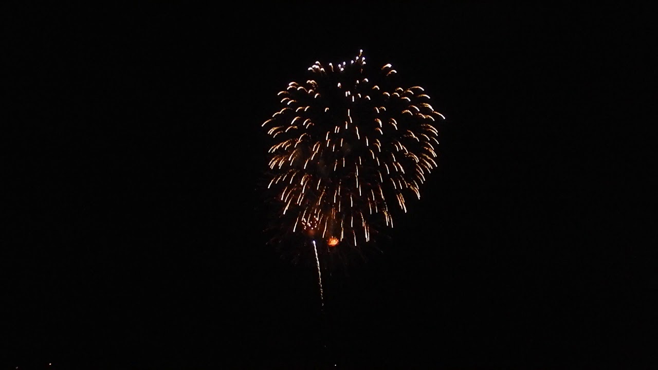 Waikiki New Year's Fireworks Show, Oahu, Hawai'i 2018 part 2 YouTube