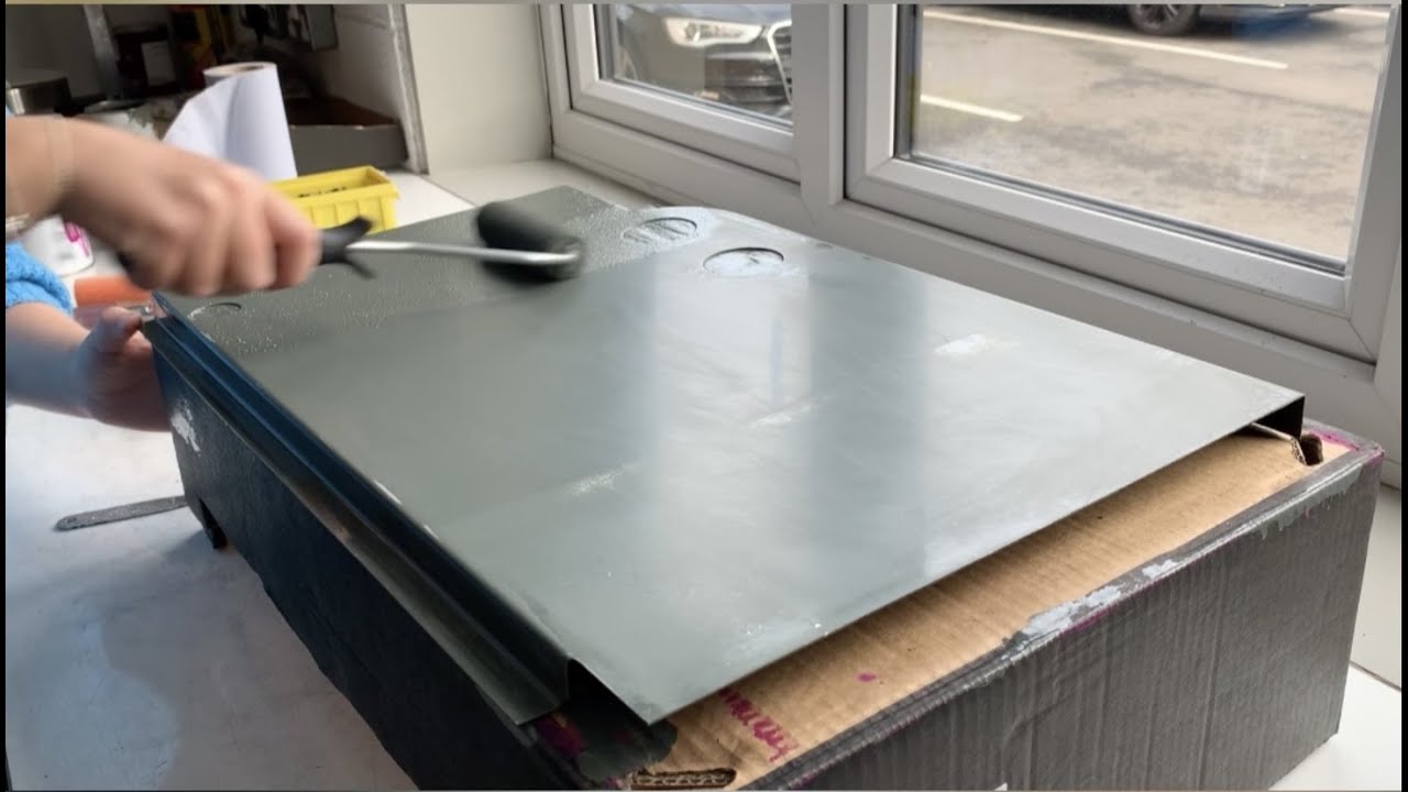 Paint application by roller, laying off by brush - Coach Painting