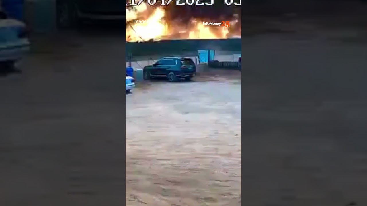 Avião da UPS cai em área comercial nos EUA número de mortos sobe para 7 TV Online Avião da UPS cai em área comercial nos EUA número de mortos sobe para 7