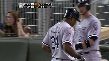 CWS@MIN: Konerko grounds an RBI single up the middle