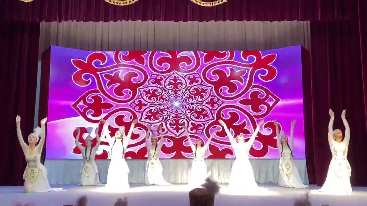 «ТҰМАР» би үйірмесінің тәрбиеленушілері Қазақ биі