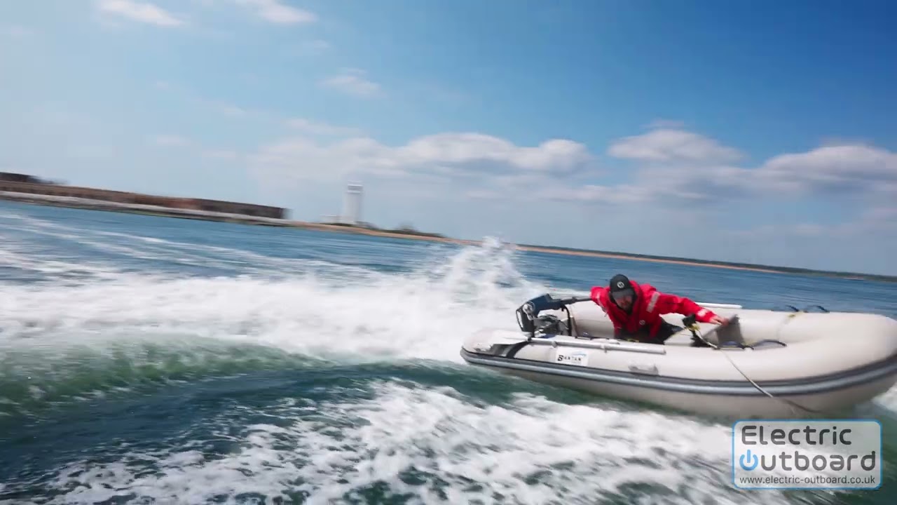 Momentum M10 15hp electric outboard on a 3.3m fast rib #electricoutboard #electricboat