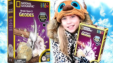 National Geographic Break Open 2 Geodes - Discover Crystal Treasure