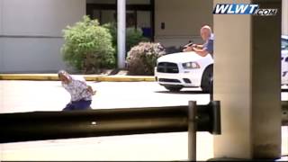 Raw: Police take 3 into custody at Northgate Mall
