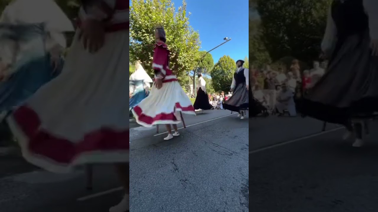 GIGANTES DE HUARTE. PRESENTACION DE LOS TRAJES DEL REY Y LA REINA. FIESTAS HUARTE 2024