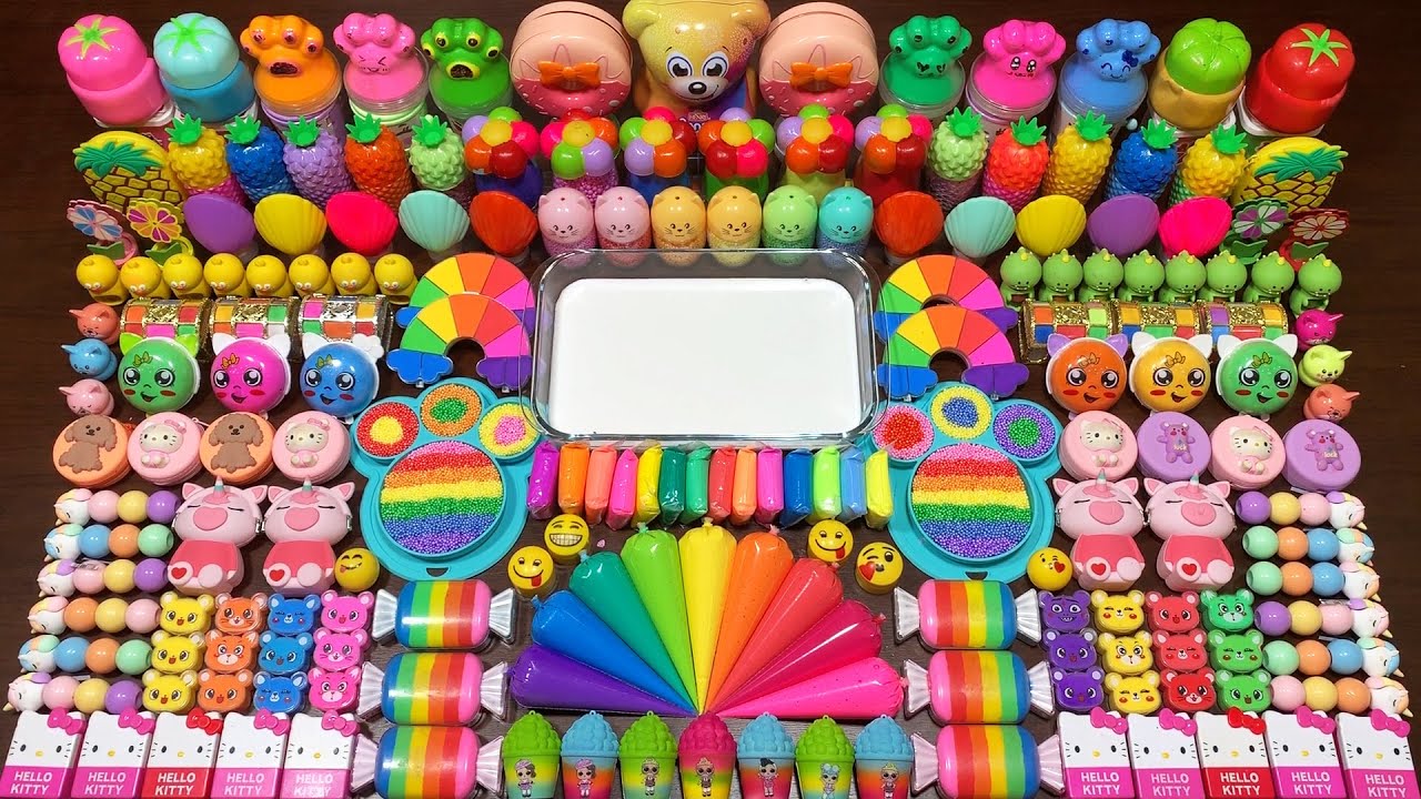 RELAXING WITH CLAY PIPING BAG & GLITTER | Mixing Random Things Into GLOSSY Slime 