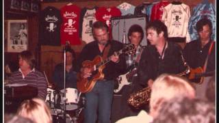 Duane Eddy & Ry Cooder - You Can't Sit Down (Live 1983) chords