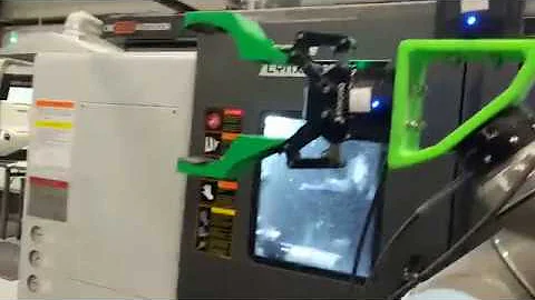 UR10 Tending two Doosan Lynx