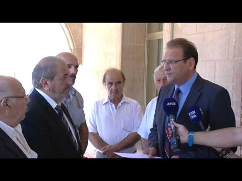 Κυβέρνηση: 'Στο τραπέζι'