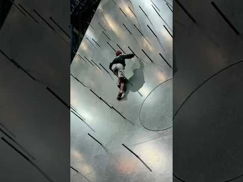 Что за чёртова стена с шипами в Лас-Вегасе? (CirqueduSoleil/TT)