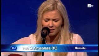 Video thumbnail of "Astrid Smeplass - «Jolene» IDOL Norge [HD]"