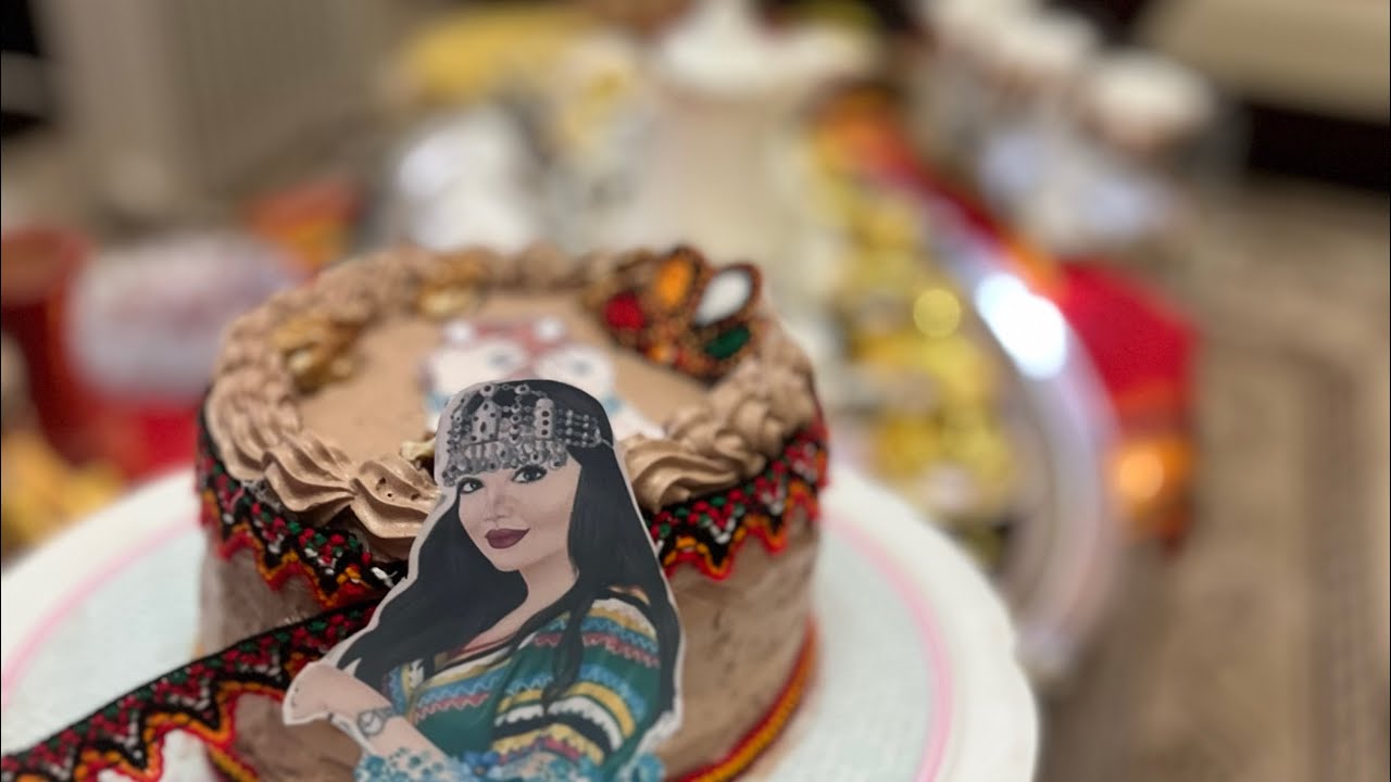 شاركتكم احتفالي بيناير مع عائلتي و صحباتي 🫶🏻💗