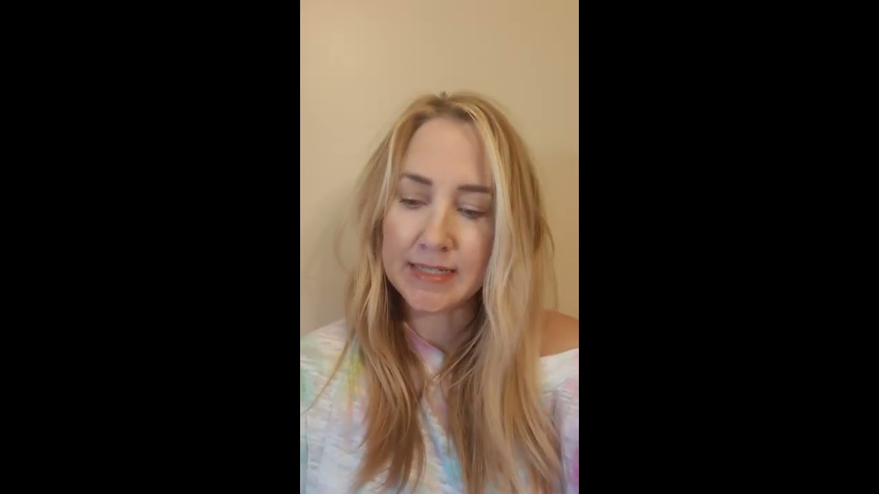 Allure free mega bundle w/year subscription & Aug 2020 unboxing