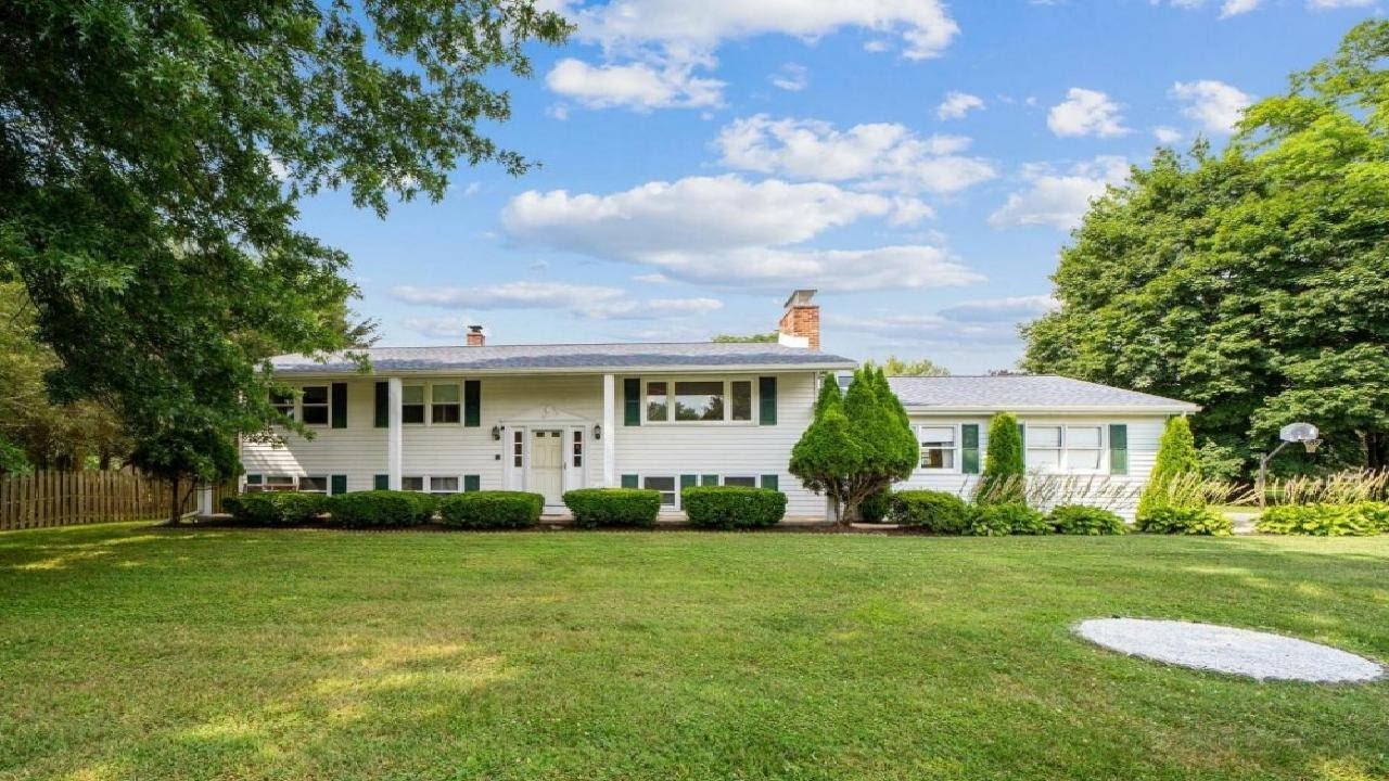 1701 E KINGS HIGHWAY, COATESVILLE, PA Presented by The Matt Fetick Team