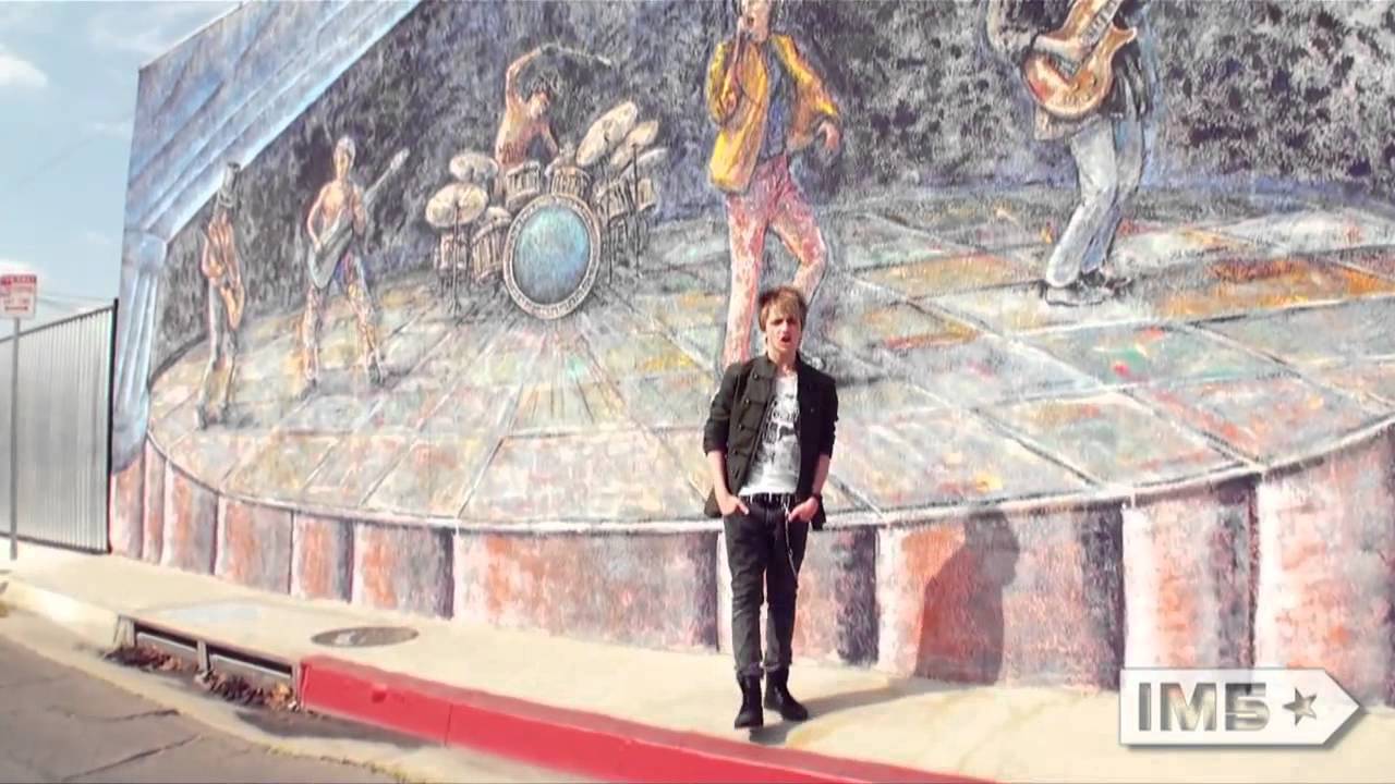 IM5 Does Rihanna, Adele, Dev, Gym Class Heroes and Cobra Starship (Mashup)!