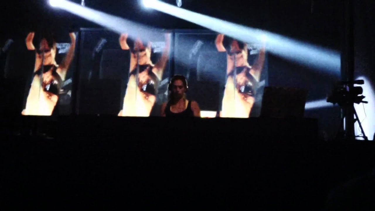 Masomenos @ Time Warp 2011 By.obi 1311