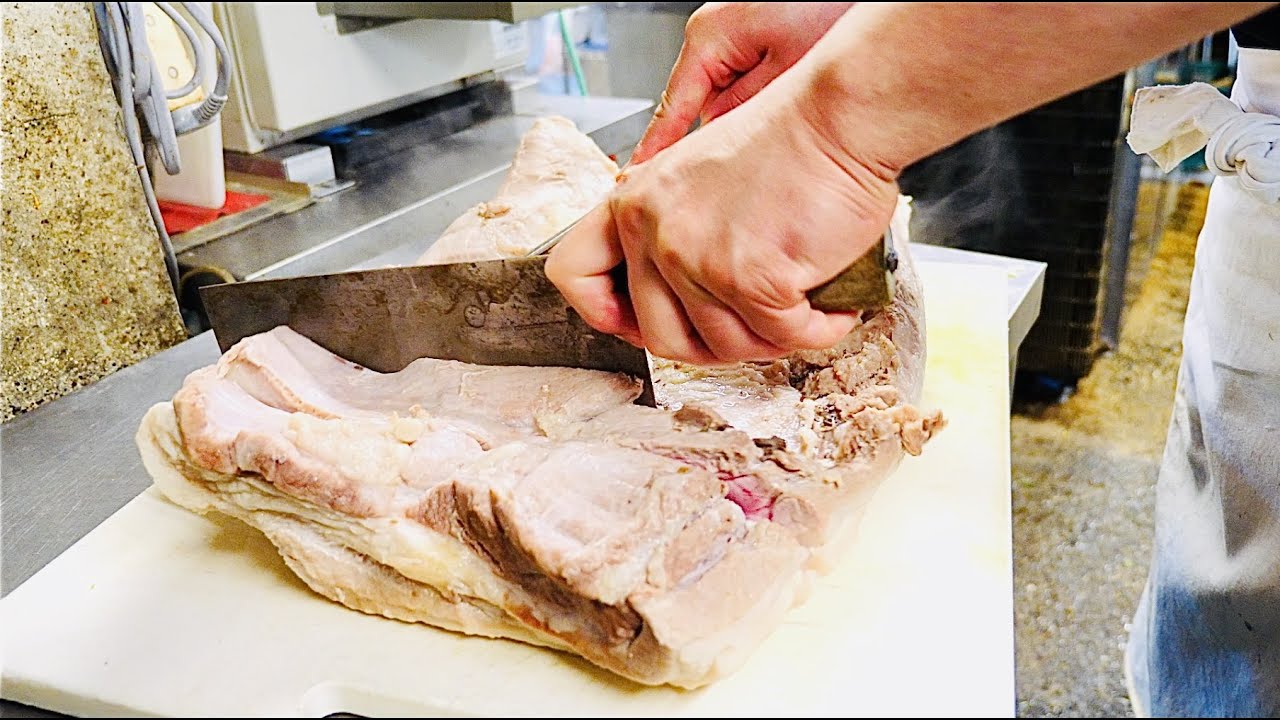 お昼時はいつも満席になる人気ラーメン屋の開店前の仕込みに密着 【枚方　赤玉ラーメン】Japanese street Food Ramen mastar | 拉面 | 라면