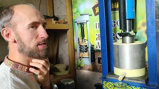 видео: Давлю масло черного тмина/Выход масла на маслопрессе картинка: Давлю масло черного тмина/Выход масла на маслопрессе