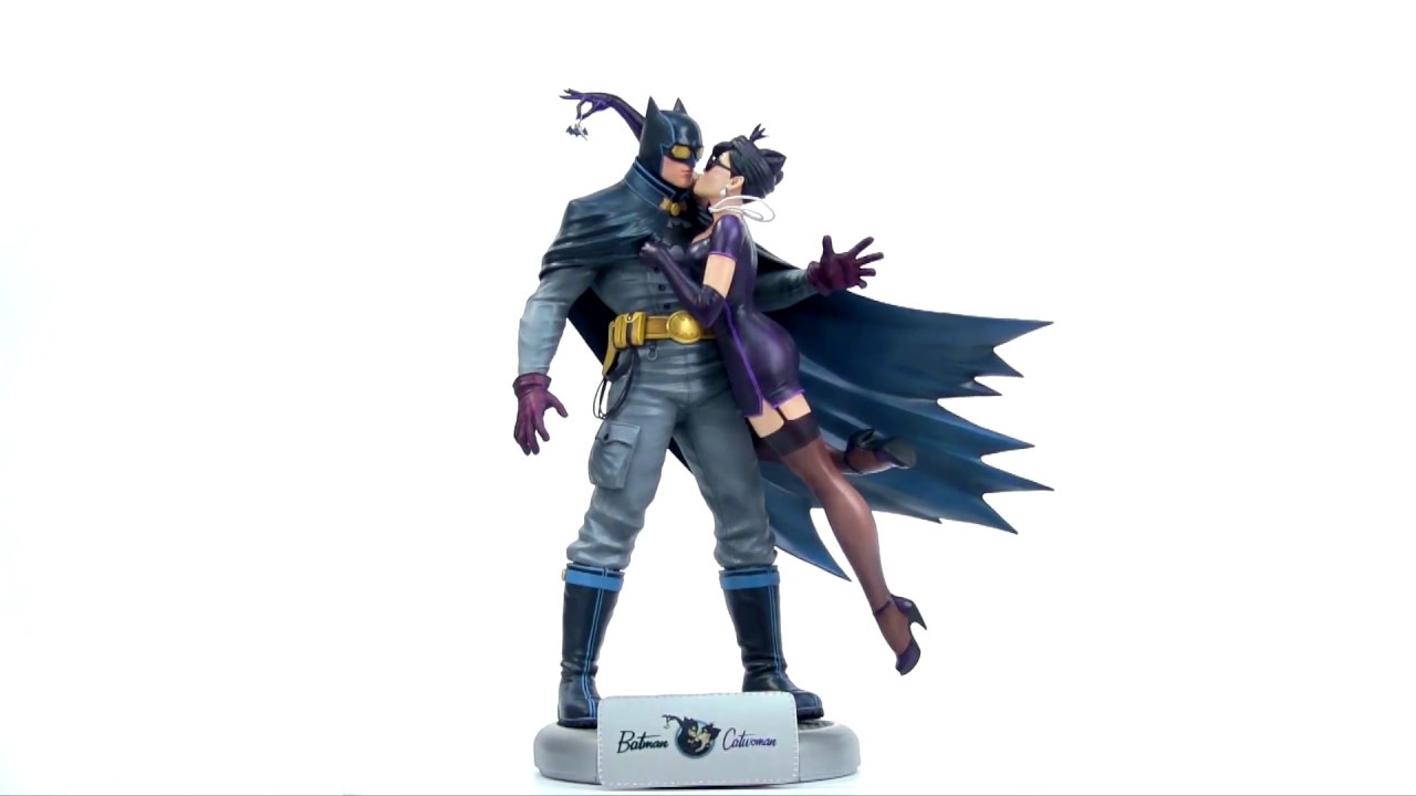 batman catwoman statue