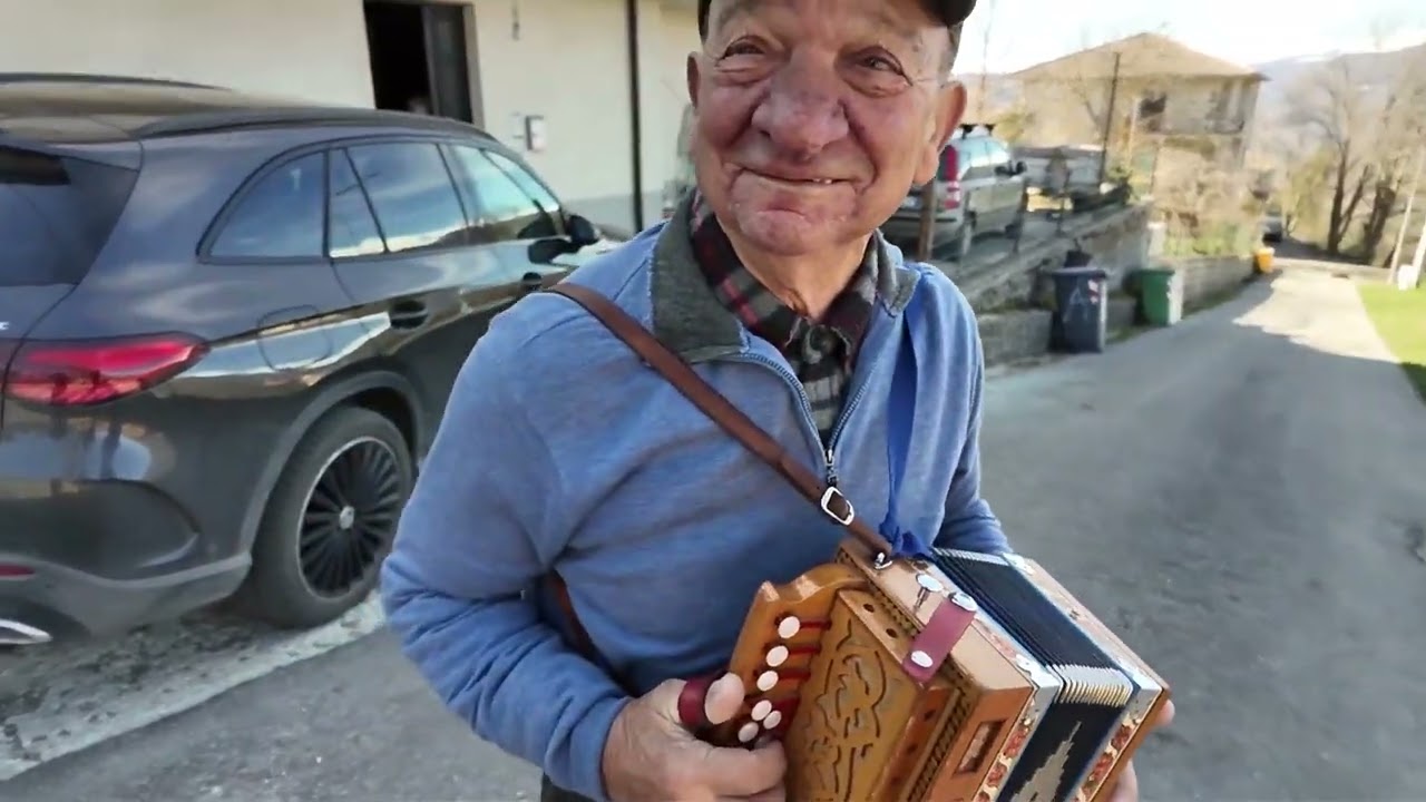 Rocca S. Maria | Elio Di Giovanni, 82 anni e non sentirli: fungaiolo e suonatore di ‘ddubbotte
