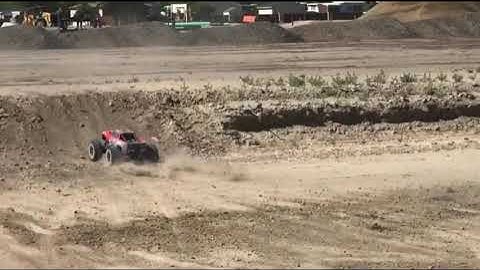 X-MAXX Jump in Slow-mo