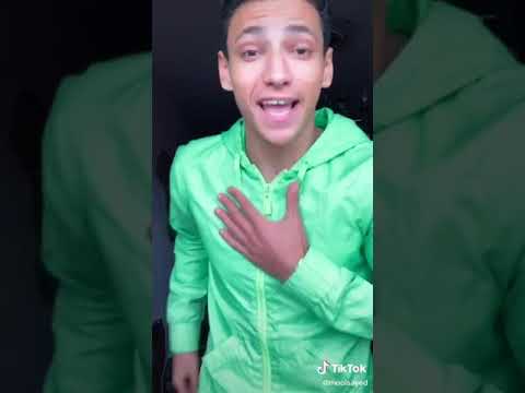 البيتزا هقطعها