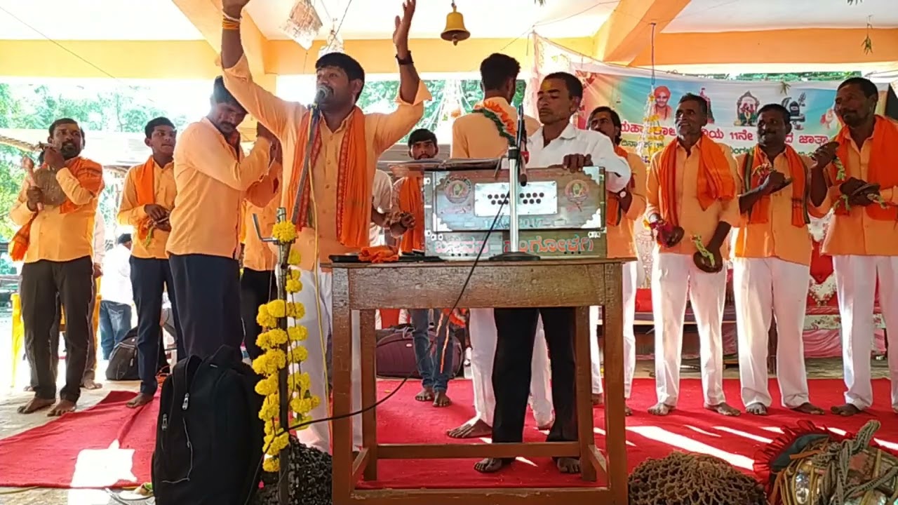 ಏ ಅಕ್ಕ ನನ್ನ ಗಂಡ ಹನ ಭಾರಿ ಕೈ ಮಾಡಿ ಕುಣಿತನ ಹಾರಿ ಹಾರಿ...| ಬಸವನ ಸಂಗೋಳಗಿ ಭಜನಾ ಸಂಘ|ಮೋಘಾ (ಬಿ)