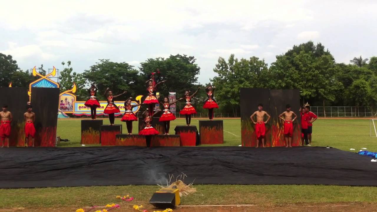 หลีดสีแดง โรงเรียนบรรหารเเจ่มใสวิทยา 3   ปี 2556