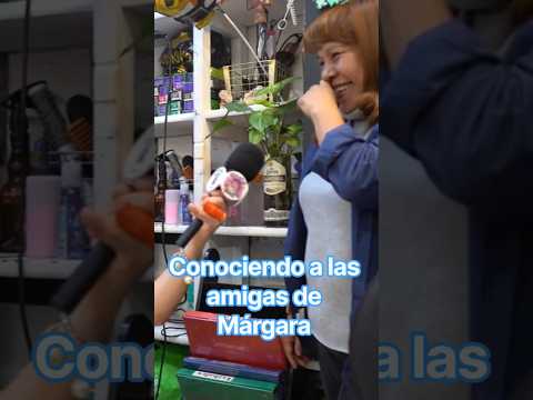 Márgara nos platica de sus comadres.