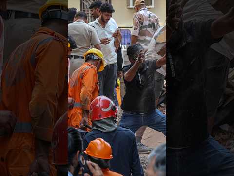 Al menos seis personas mueren tras el derrumbe de un edificio en Nueva Delhi #shorts