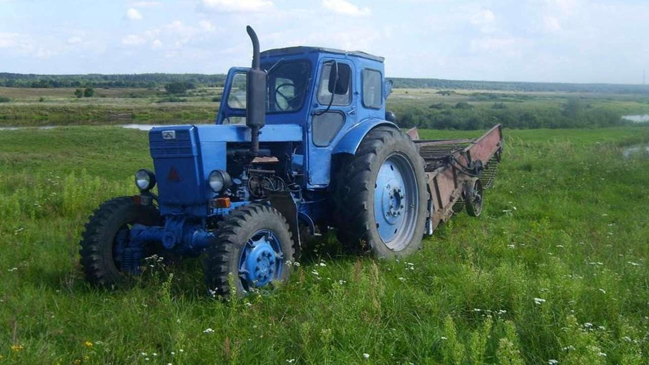 Краснодарский край т 40. Трактора МТЗ И Т 40. Т-40 (трактор). МТЗ 40 трактор. Т 40 МТЗ.