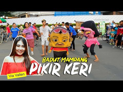 via-vallen---pikir-keri-cover-angklung-jakarta.-best-street-music-performance