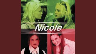 Video thumbnail of "Nicole - Extraño Ser"