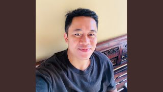 Pura-Pura Bahagia
