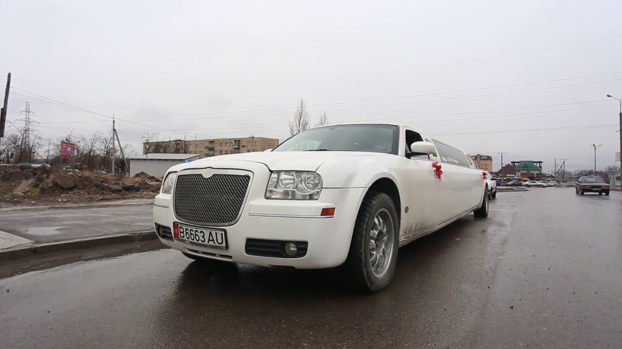 Ырчы Айбек Саралаев апасынын 80 жаш той берди