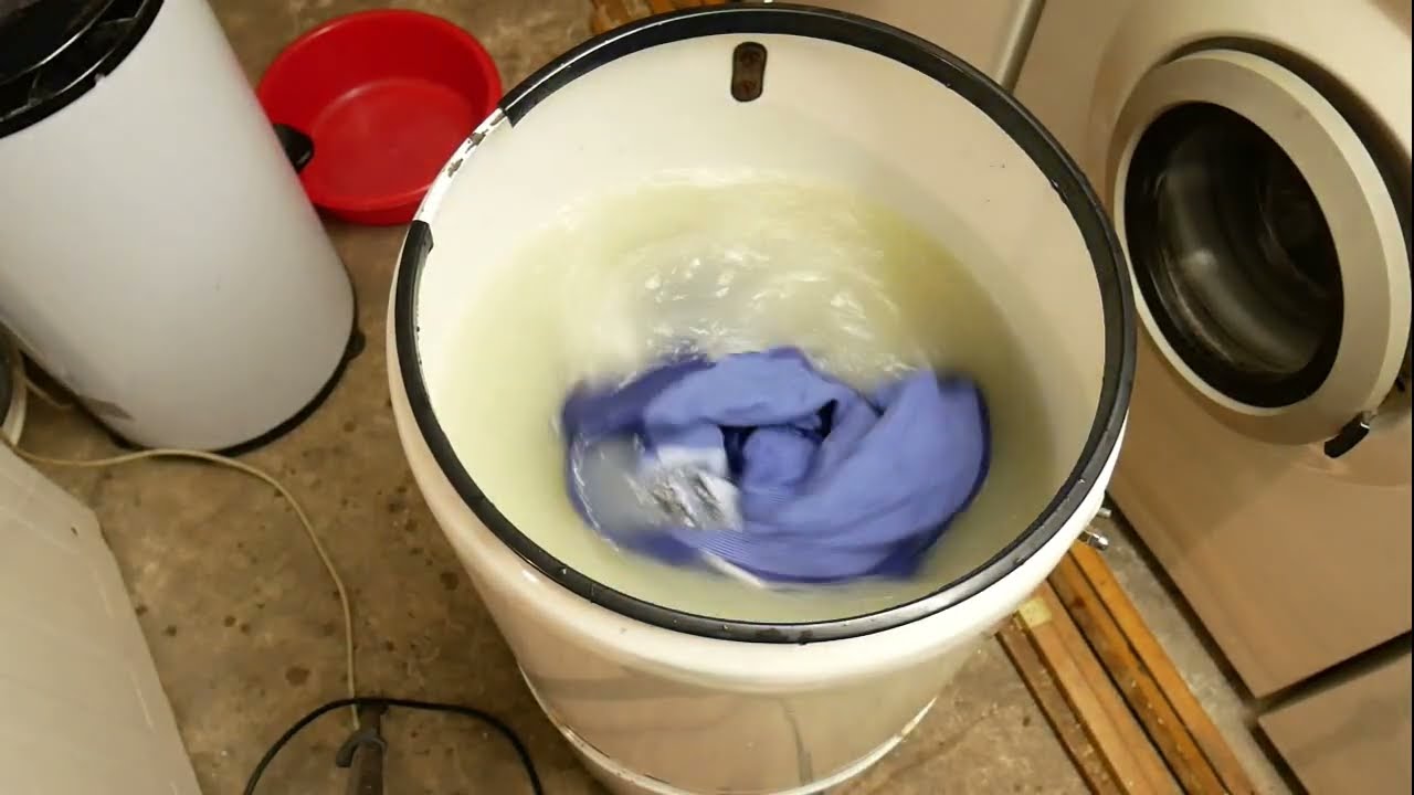 Pralka wirnikowa RZSG w Radomiu (lata 1960-64) -  dźwięk prania (silnik BZFWr)