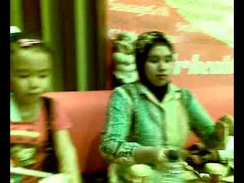 Makan di elos bogor.