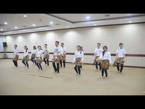 Indonesia Menari Formation For 12 People