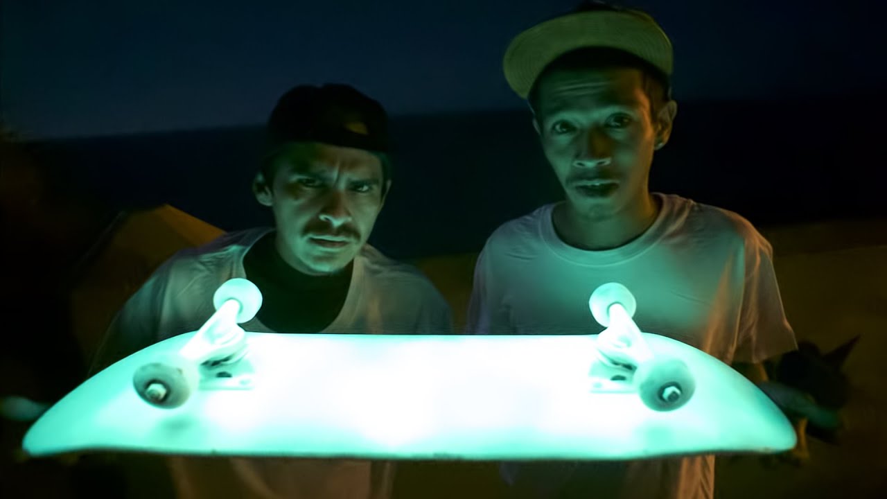 AMAZING GLOW IN THE DARK SKATEBOARD !!! Feat. VINNIE BANH & CARLOS