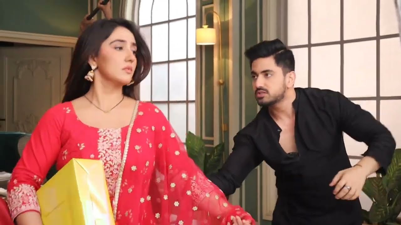 Suman indori || Teerth removed his shirt to convince Suman to accept his gift 🧧🎁