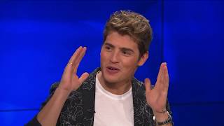 Gregg Sulkin Praises TV Dad James Marsters in “Marvel's Runaways”