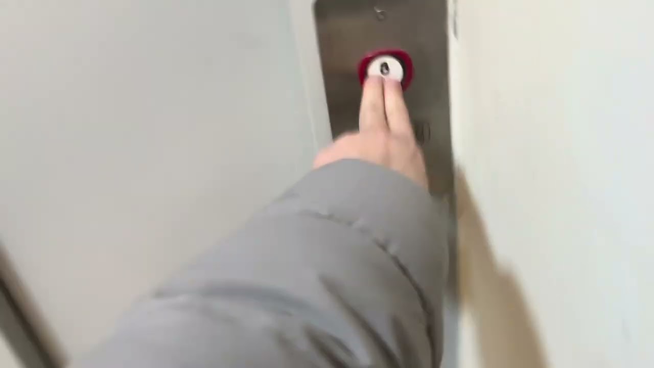 Fredi 2000 Monitor Lift  random apartment ￼Albania