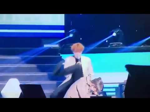 2017629 Bts Jimin Fell Off The Chair Wings Tour In Sapporo Youtube