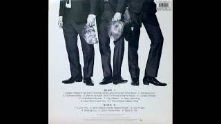 The Rutles - Eine Kleine Middle Klasse Musik (Instrumental)
Vocal track removed using UVR 5.5.1.
Official track with vocals appears on the album, Archaeology (1996).
Credit goes to The Rutles, Virgin The Rutles - Eine Kleine Middle Klasse Musik (Instrumental)