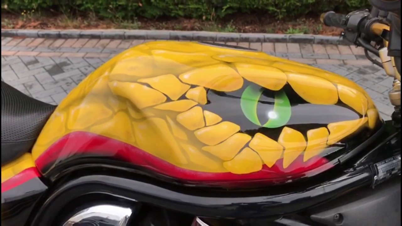 Airbrushed Suzuki Bandit F1 snake Jordan livery theme