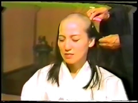 尼僧 剃髪得度式 日本人女性 Japanese Nun Headshave Youtube