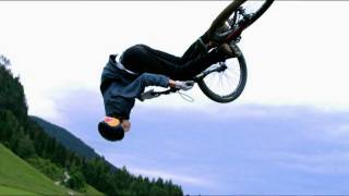 Freestyle mtn biking in slow motion ...