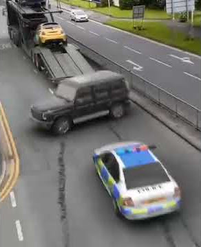 G wagon AMG police chase, insane move, flips over and lands perfectly!